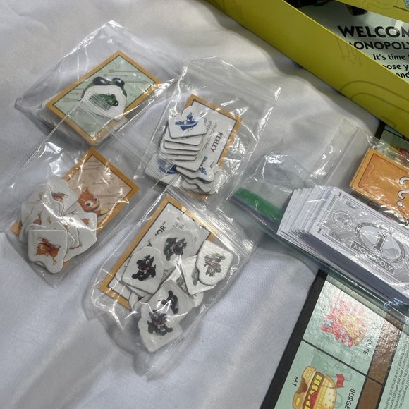 Board Game Monopoly Junior Ages 5+ 2-4 Players Fast Dealing Game Complete - Picture 6 of 12